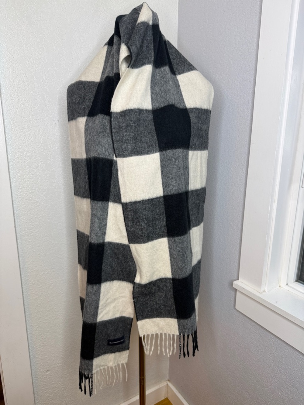 Abercrombie & Fitch Soft Comfy Scarf black white buffalo plaid wool nylon blend
